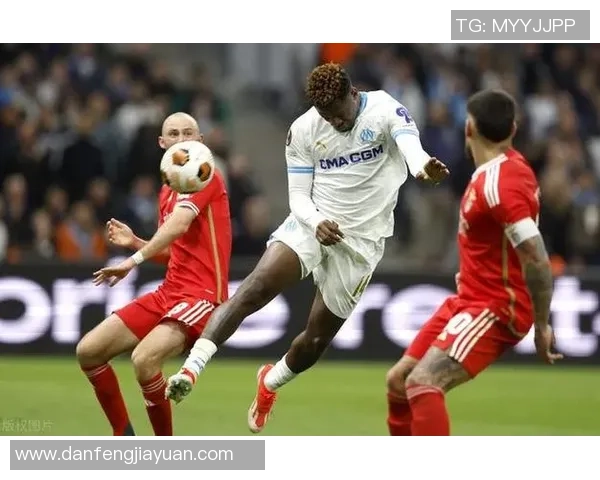 捍卫者竞赛中基多展现实力引发球迷热议与期待